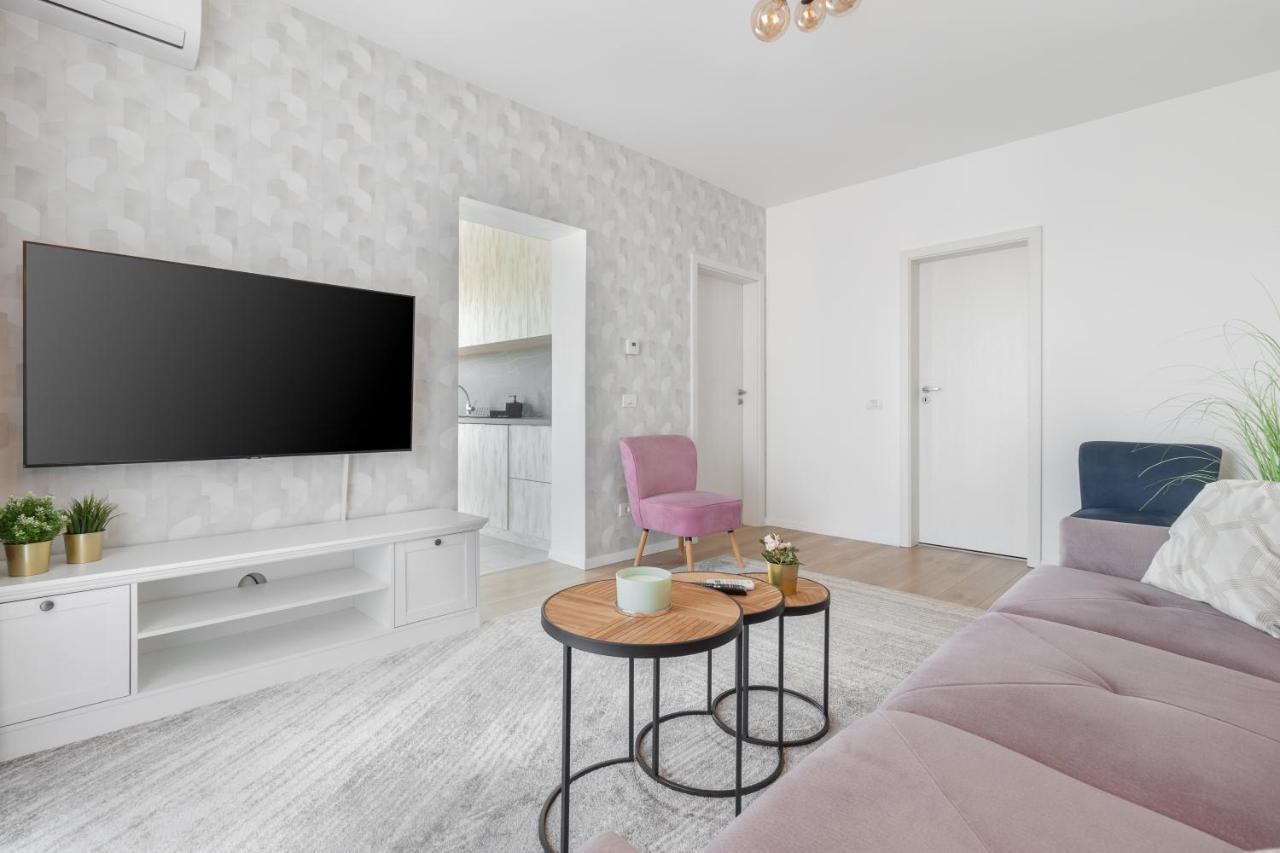 Vancouver Flat Oradea Eksteriør billede