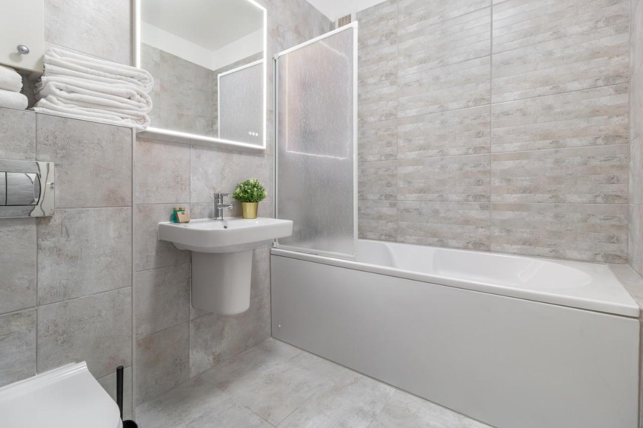 Vancouver Flat Oradea Eksteriør billede